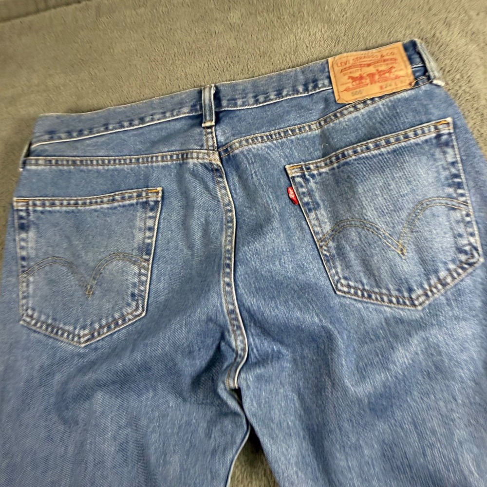 Levis 505 Regular Fit Straight Leg Jeans Mens 34x32 Medium Wash Blue Denim